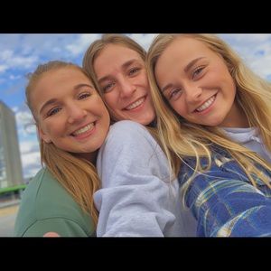 Meet your Posher, Anika